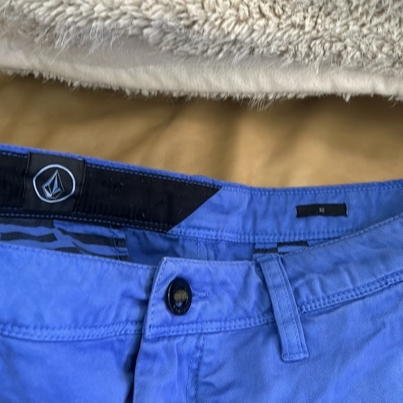 Volcom blue shorts 32 - Picture 2 of 3